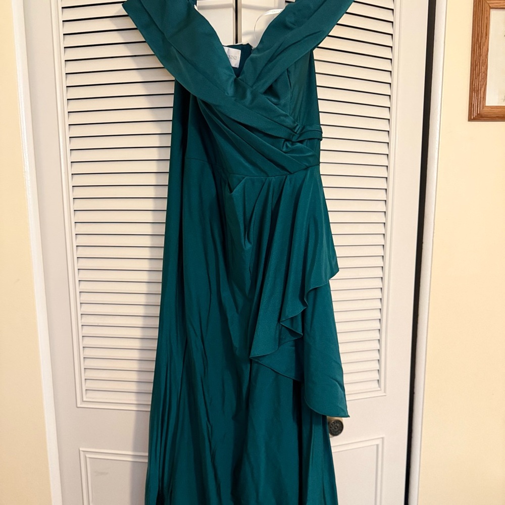 Elegant Teal Evening Gown